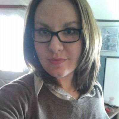 Harry Potter geek, artist, lover of music that doesn't suck and crazy cat lady in training.