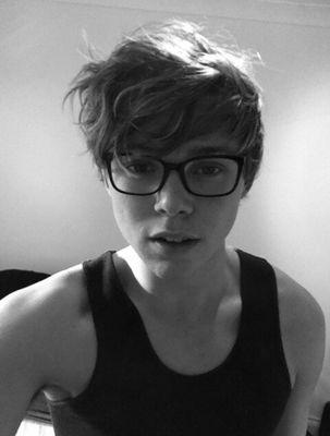 It's pronounced LOU-EH. Rp/Fl ~Descriptive~