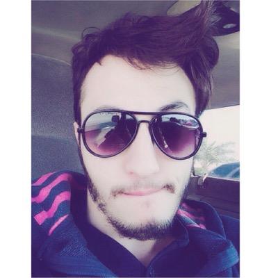 .. تمَر الحَياهّ بَين حلم وَ امنيه وَ لا يَحدُث إلا ما كَتبَ الله لنا..! عيون تحلم ، و قَلب يتمنَى والله كريم