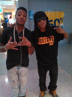 Ig: G_niro   (artist)(producer)(hustler) I make custom clothing too.@www.goodfellasswu.com!! instagram is g_niro .......My Video http://t.co/oSrLxD12MK