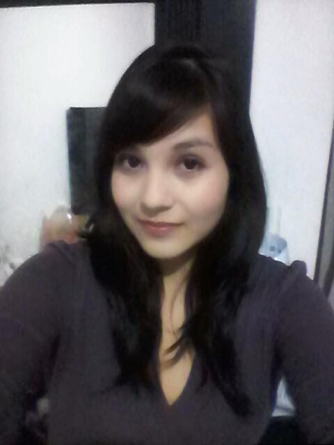 Alegre,,burlona :p y adoro a mis hijos y esposo