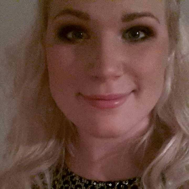 eemmysan's profile picture. 30. Nattuggla. Kattälskare. Godisgris.