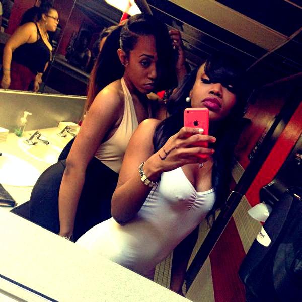 FromDrToPR's profile picture. A smart Girl who is very open minded.
Studied Business At UNC. 


 Don't be on the outside of the future. (Executive in Marketing) IG : NipplsAndBics