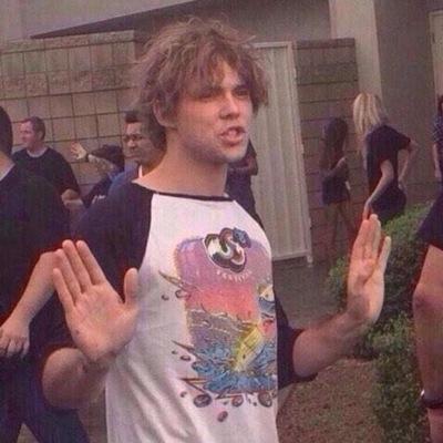 follow @hxrrylrh