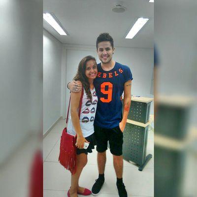 You lift my heart up When the rest of me is down You, you enchant me, even when you're not around. 29/01/15 o melhor dia ❤