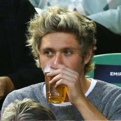 follow @niamftmgc bc she gave you a follow and you ain't Beyoncé. Ask for a follow back