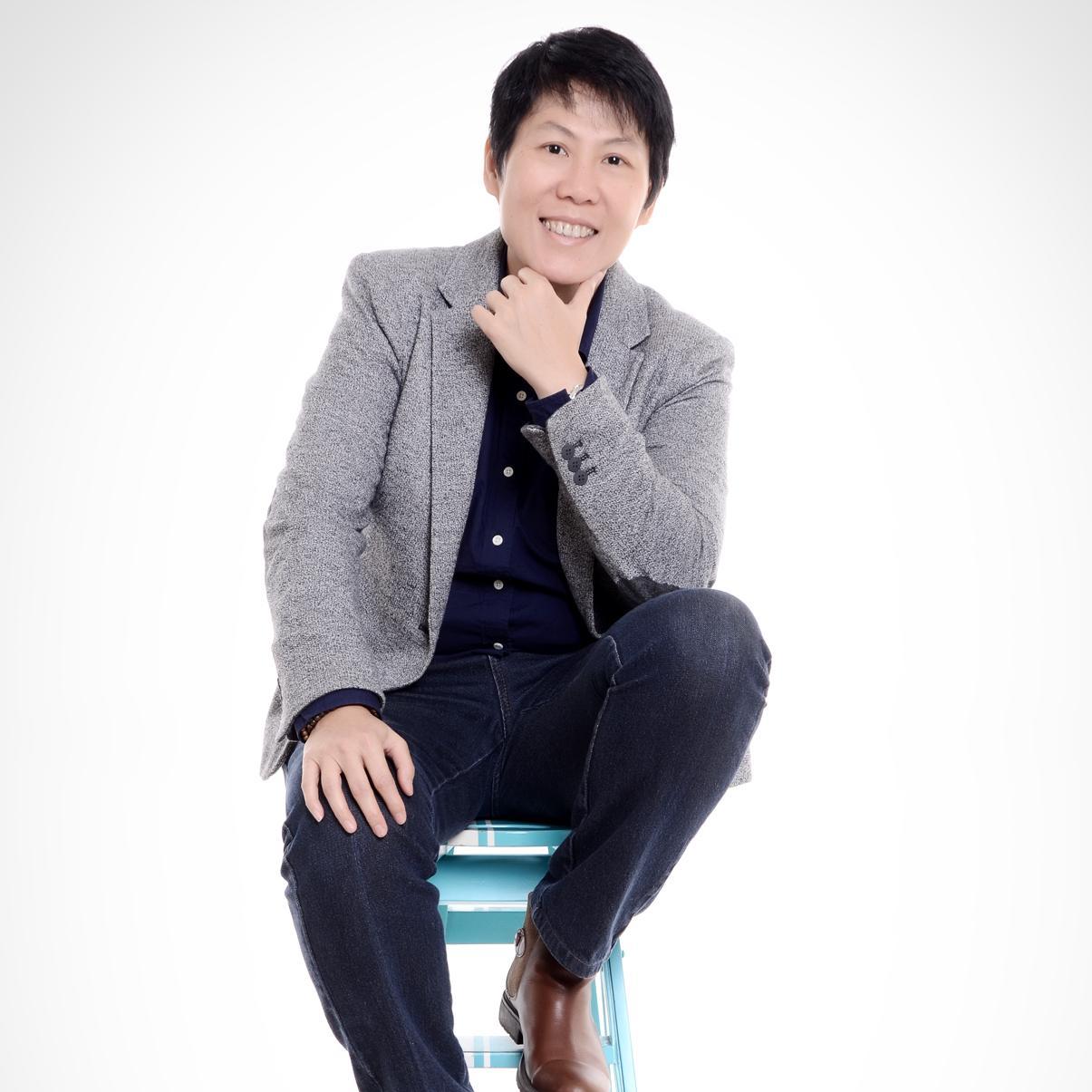 International Certified Business Coach, 
Best Performance Coach, 
Life & Relationship Coach.
For complimentary 30 minutes, 
email ErniMargiono@gmail.com