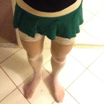 pantyhosesurfer's profile picture. Having fun playing in a hose coved world... Love to walk around wearing pantyhose and shorts to see how people react... no body hair, just smooth!!!