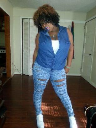 prettycrystal27's profile picture. Im a mother of four im fun and easy going person.