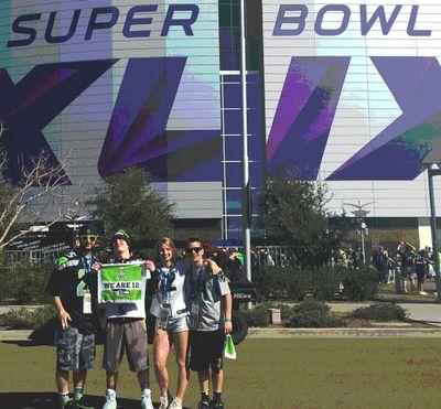 BE JT JL
Taking Over The World One Day At A Time LIVIN THE DREAM since '92 #LifeIsGood #GoHawks