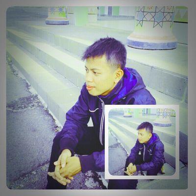 Gantungkan cita'citamu setinggi yang kau mau..
Dan nanti bila kamu jatuh kamu dapat jatuh di antara bintang'bintang.#semagat