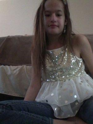 I'm 11 years old; i can't sit still;I'm a belieber; i want to do the voice or american idol; i want to be a famos singer that is my dream job;