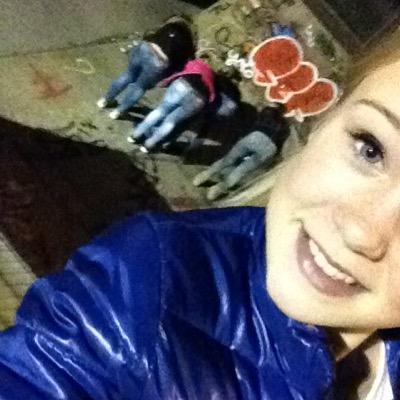 lill_in_love's profile picture. ♥- gvv'63 mc1 - prinsentuincolege - 3k2 x hvj jou!♥- ajax - love sgatje @kusjeanna_x - love bananen :*