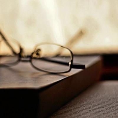 Racconti semiseri e riflessioni senza pretese di un prof che continua a stupirsi di quanto sia bello insegnare.
