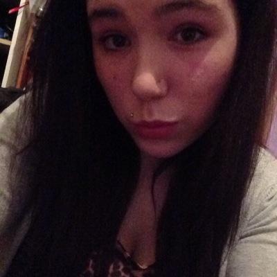 je m appel Vanessa , j'ai 21 ans et une petite fille de 3 ans