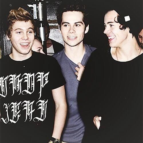 Dedicated account to:                                        Cuenta dedicada a: One Direction, 5 seconds of summer & DylanO´Brien.         updates,pics&more
