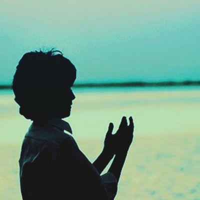 كيف احبگ وفالنهايه منت لي ،
وكيف افكر فيگ وغيري / شاغلك