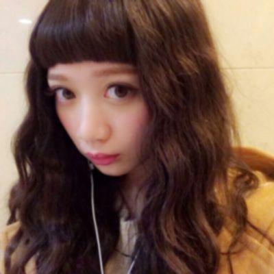 甘いものとカレーが好き〜。