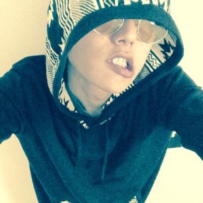 映像デザインに照準を合わせます。 目標に達したらさっさと人生フェードアウトって感じで。今年が勝負の時。 Movie Design/H!-LiTE from 8000 records(Hiphop)/Glans from Nicorap