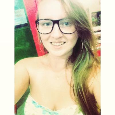 E pra te falar a verdade, tudo que eu falo nem chega perto de tudo que sinto. Palavras, raramente conseguem expressar sentimentos.