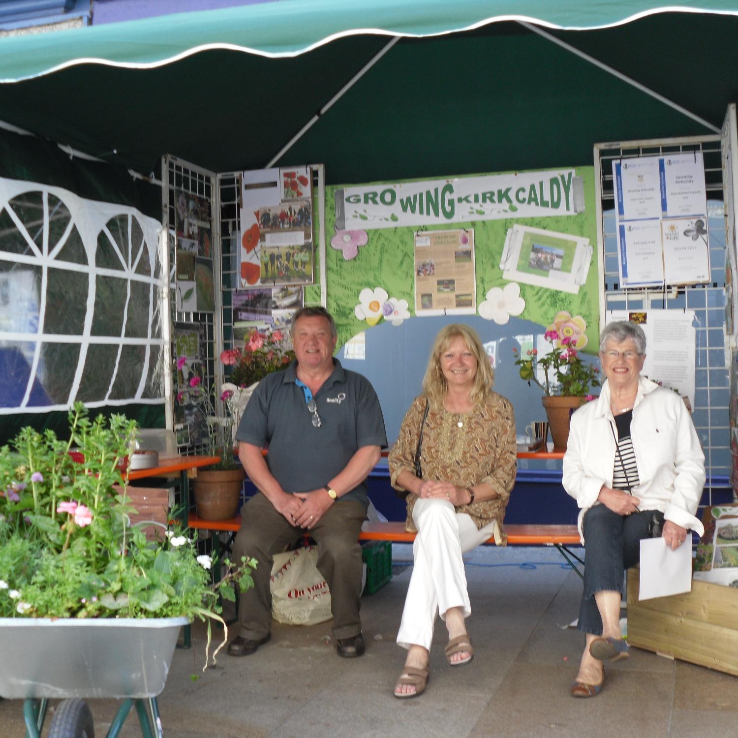 Bringing together all the groups involved in growing projects throughout the town to enhance its environmental, horticultural and floral impact