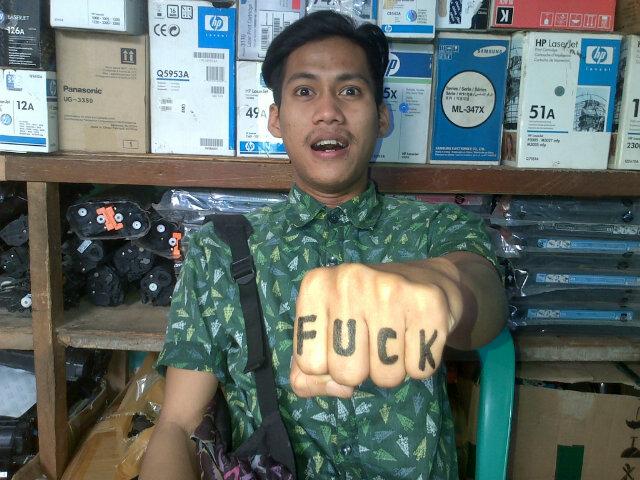 2ADA18D3 I single I mandiri I love my family :D