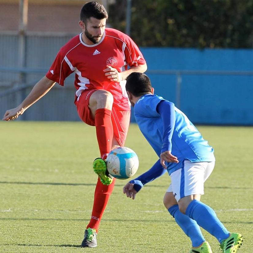 Estudiante de Ciències de l'Activitat Física i l'Esport - Blanquerna. Jugador del U.E. Sant Ildefons. Socorrista en Áccura Viladecans.