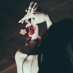 CoeurDurPirate's profile picture. When life gives you lemons, squeeze them in people eyes