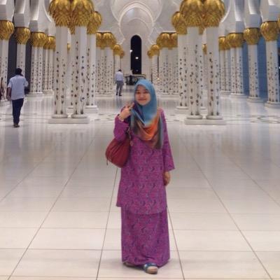 Jalan di depan tak mudah TAPI tak susah. selagi dlm jalan yg tuhan redha, selagi terjaga setiap lima dengan yg Esa, selama itu bahagia ada.