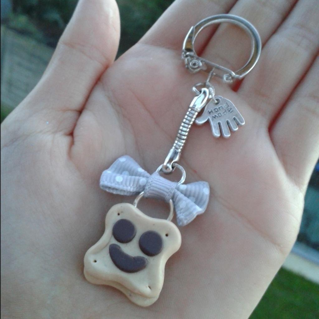 Salma - 13 ans - Créatrice de bijoux en fimo ! IG : Thebijouxshop_ Facebook : Thebijouxshop Wadi