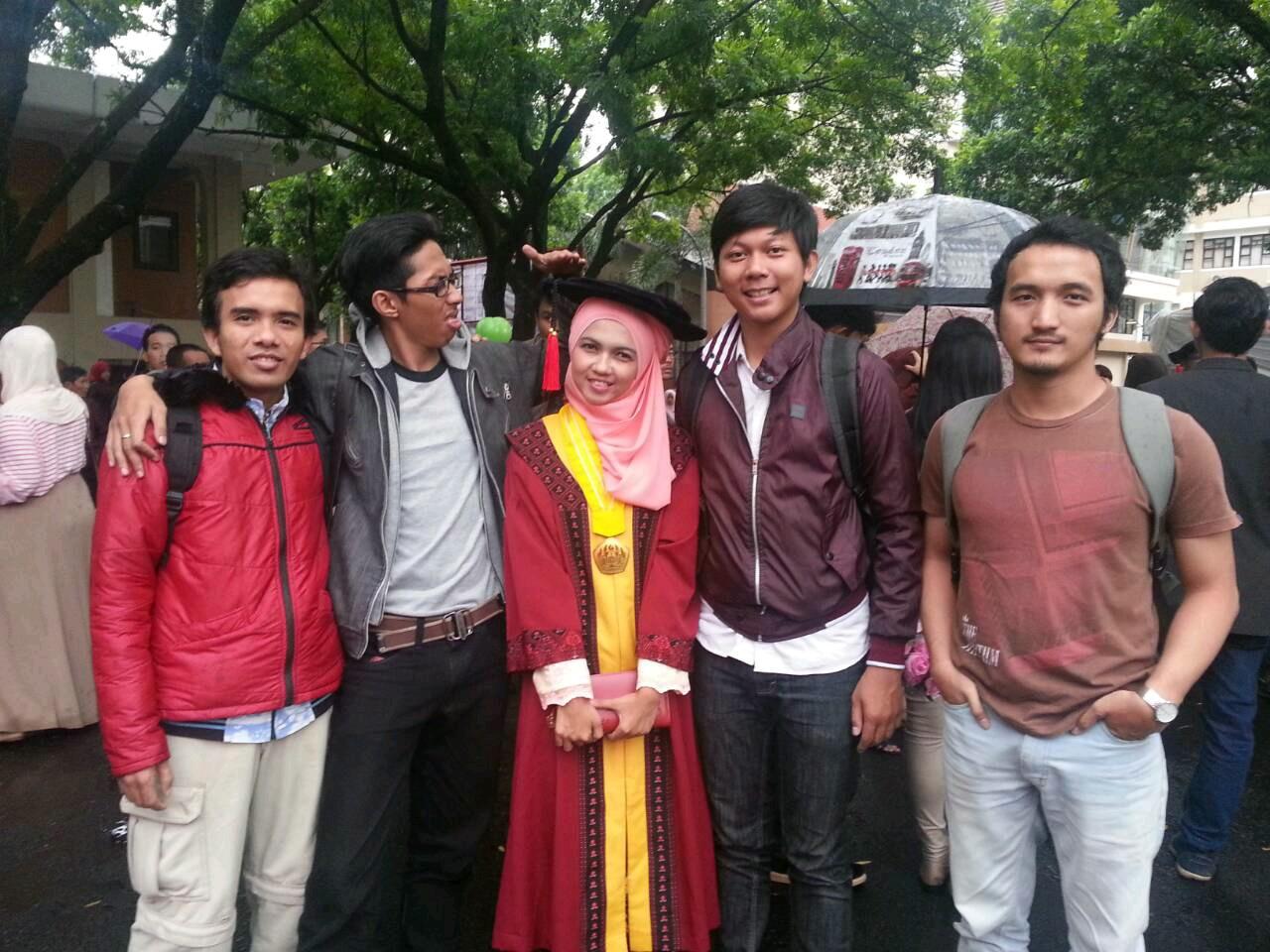 hanya ingin menjalani hidup seperti apa yang telah diatur oleh Nya