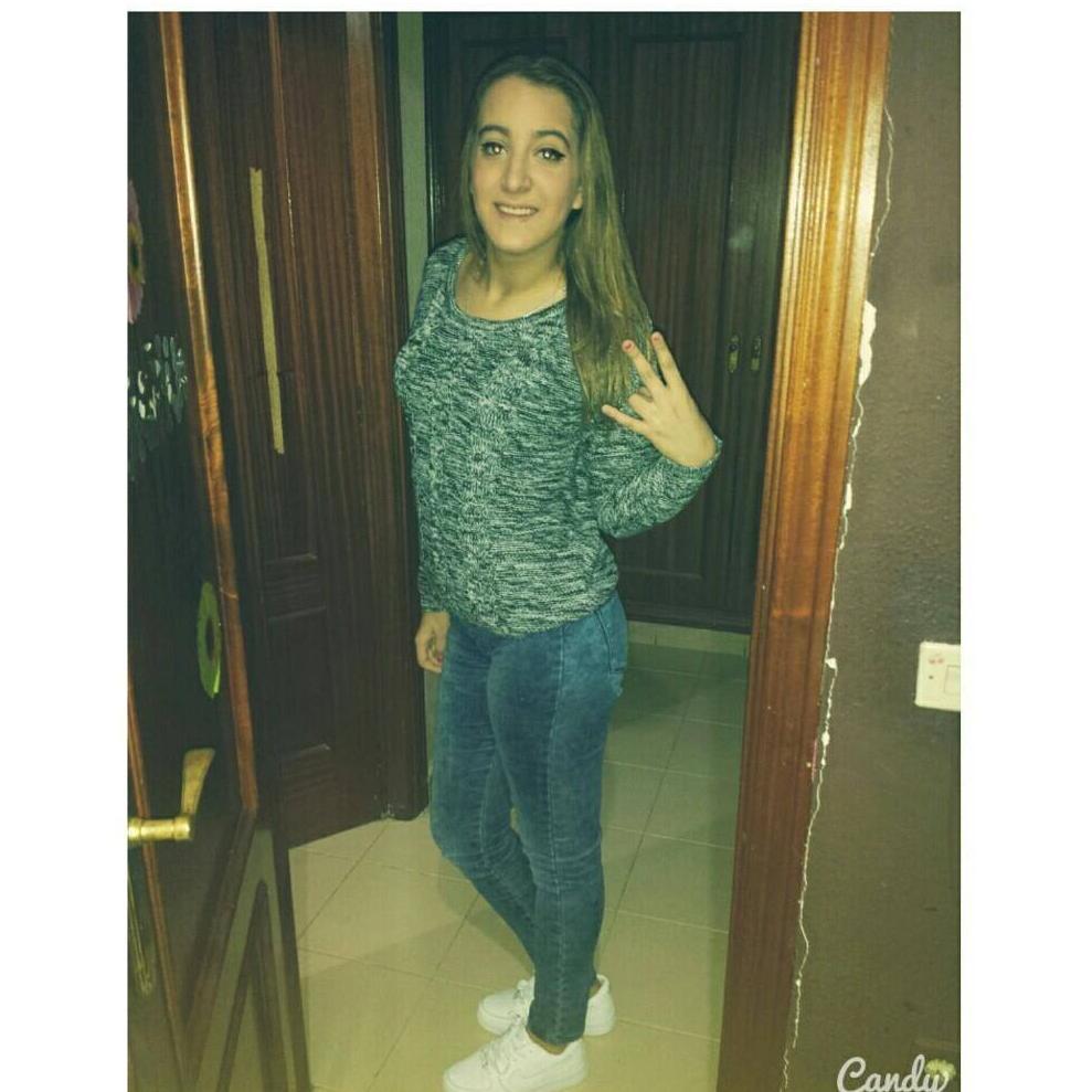 SaaraLovee's profile picture. Hermosa por parte de mi mamá , inteligente por parte de mi papá y muy cabrona por cuenta propia
Dando la lata desde el 99.