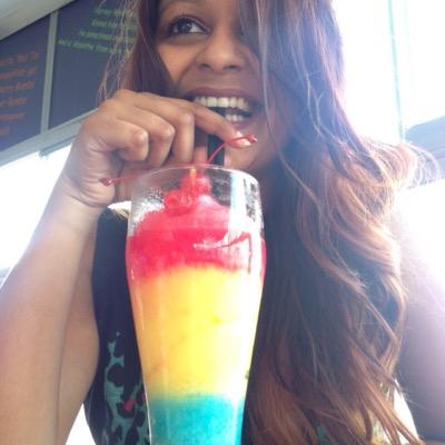 AraDee's profile picture. Love • Family • Food • Fashion • Obsessed with the milky way & auroras • Big Dreamer • I will travel the world with @Darryl_B16 one day (hence Big dreamer) •