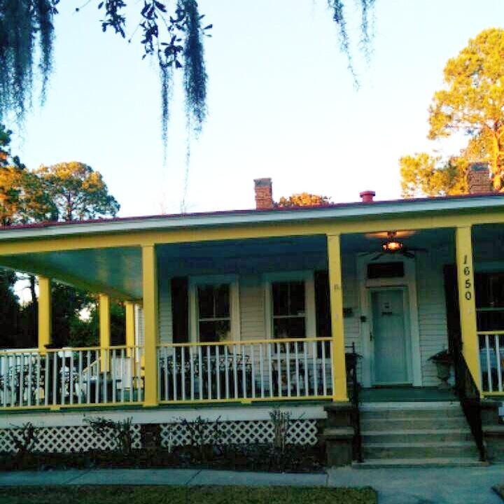 VictoryAntique's profile picture. 