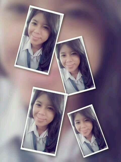 Mencoba untuk tersenyum:),. terkadang memang sulit, but Yes I Can:):D;).