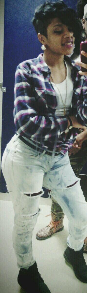 -  pretty,smart,love basketball Follow Mee....♡