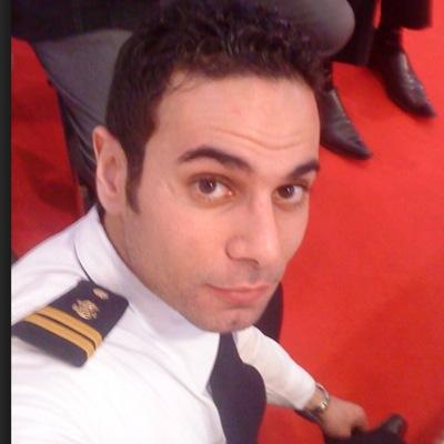 Palestinian 32 y Live in Egypt  ...... وهبنى الله معرفة خلقة من خلال اعينهم الحمد لله رب العالمين