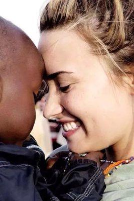 diariode1menor's profile picture. “Sorria. Lágrimas não curam dor.”                    Insta: @allanaraquell