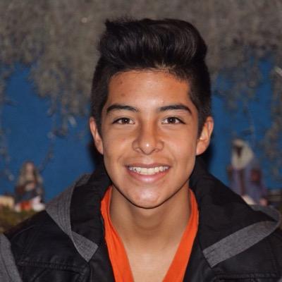 Sígueme y te sigo!--Bailar y escuchar música--Salir con mis amigas(os)--Tomarme muchas selfies--Pasear a mi perrita--Yo soy un chavo buena onda ;)  :3