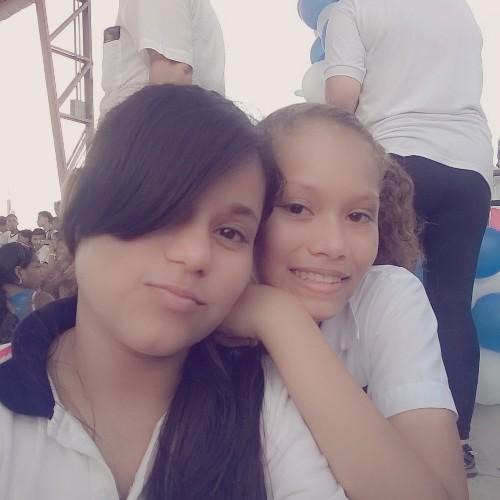 Me encantan los dulces          y. Tener muchos amigos.