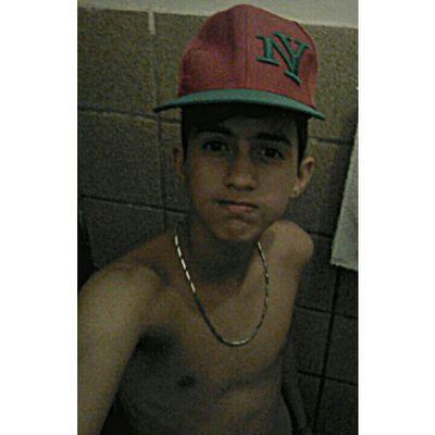 nome:Guilherme Victor
idade:13aninhos
relacionamento: solteiro
status:Prefiro perde a guerra,e ganhar a paz..