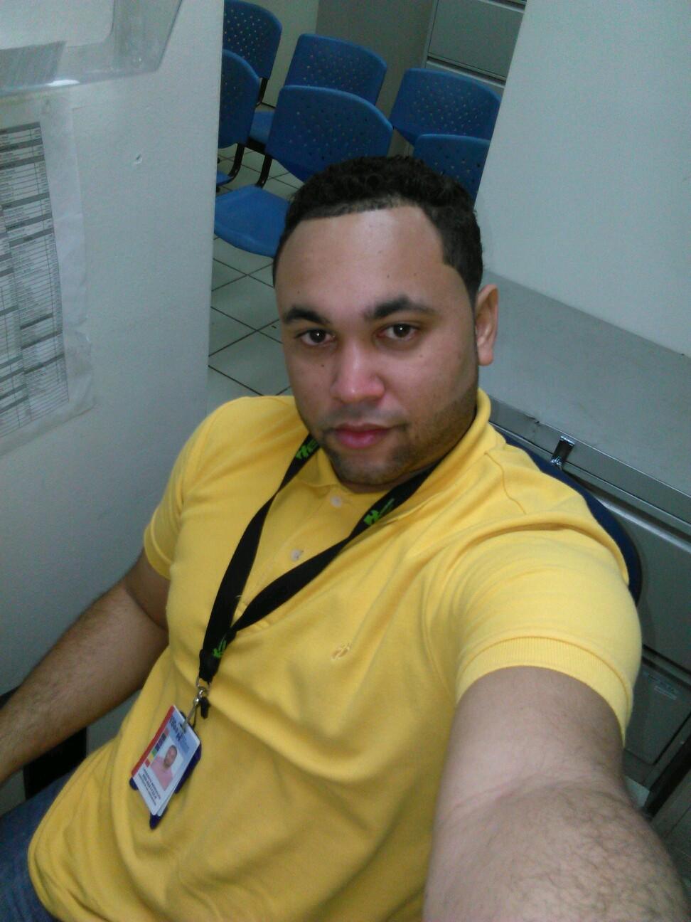 naci en san fco de macoris pero me crie en castillo soy estudiante de ing industrial en la uasd tengo 20 anos y me gusta el baseball