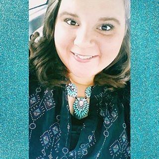 Kelsey Nichole, 19, Engaged, Gordonsville TN, Southern Sass, Sales Associate at Lane Bryant, Business Management student.