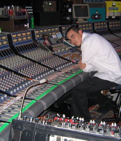 arielchobaz's profile picture. Hey! Follow my insta @achobaz