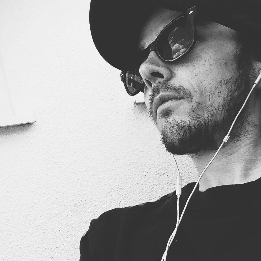 iamphilowen's profile picture. Vocalist in @Valis_Ablaze