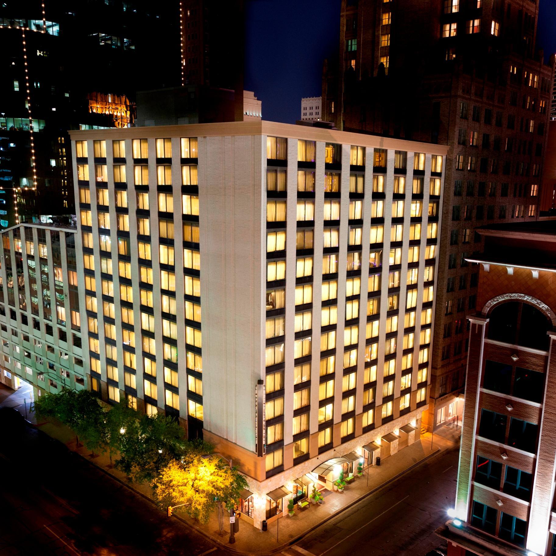 Spacious. Stylish. And dedicated to serving you. We offer downtown’s largest rooms, combined with service that takes care of the smallest details.