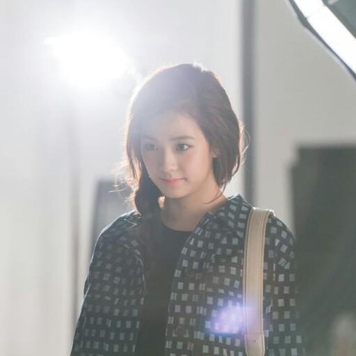 와이지의 연수생, 김지수--1995년. Not following twin, sorry.