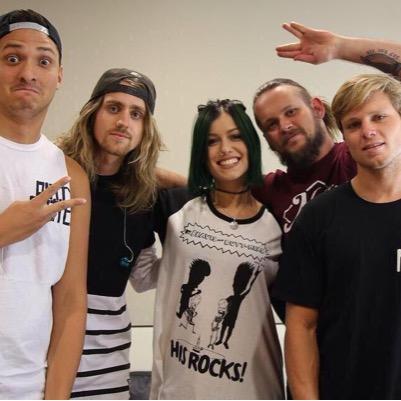 Poorly Drawn Tonight Alive // run by @wastingawy