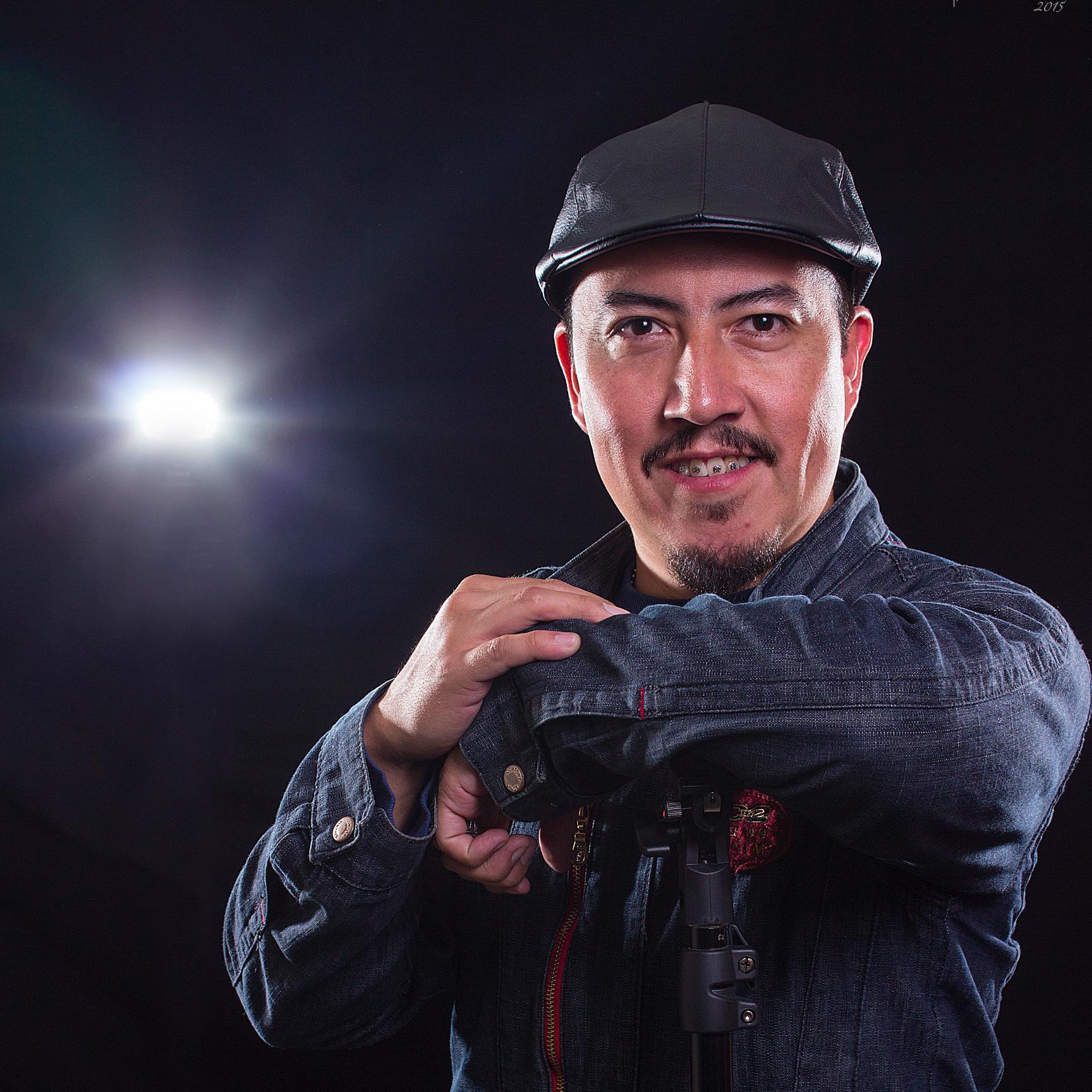 No vine solo a este mundo. Soy Fotógrafo en AC Photo. Me gustan los deportes, la lectura, la música y soy un apasionado de la naturaleza.