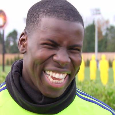Just waiting for David Luiz to score a freekick 🙏🏼🙏🏼